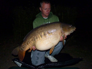 Roy Cansdale 32Lb 8oz Viaduct Lake on tigernut and maple 5.6.13