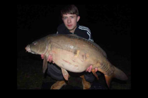 Stephen Owen 25lb 2oz Viaduct lake 12.3.2011 on 14mm Tutti Frutti