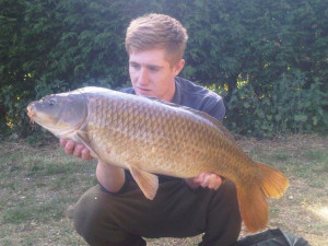 Tom Kayabasi - 17lb common viaduct lake, other side of cut swim - 18.5.11 