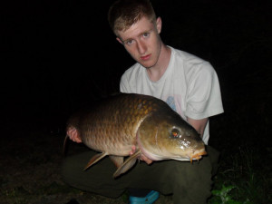 Tom Kayabasi - 22lb 10oz common, viaduct lake, inbetween reeds swim - Season 2011 - 2012