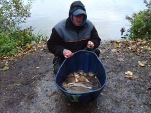 Brodie Vowles with part of his 74lb 8oz at Sutton at Hone 4.11.12