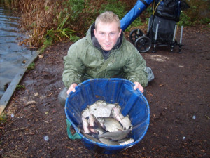 29.11.09 - Up & coming junior angler Alex Thorne with his 16lb 8oz of skimmer Bream