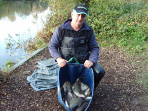 Dave Knight with his 3rd placed catch of skimmers in the Float Only match, Sutton at Hone car park lake  15.11.09