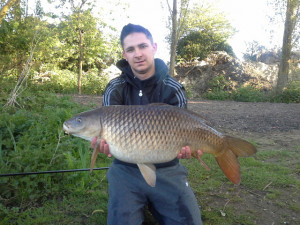 Sam Coxall 21Lb sutton big Lake fishing the pads where the graveyard is' rum and raspberry boilie on d rig tipped with pink pop up 19/4/14 7:30 in the morning