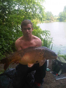 Sam Fitzsimons 24Lb 2oz Sutton Big Lake off the top on breadflake 29.5.12