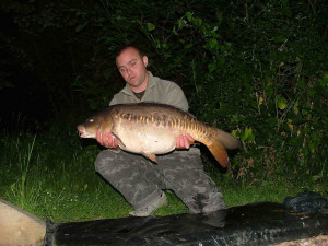 Ian Lewington - 22 Lb Simmo Mirror caught from the Small Lake - June 2009